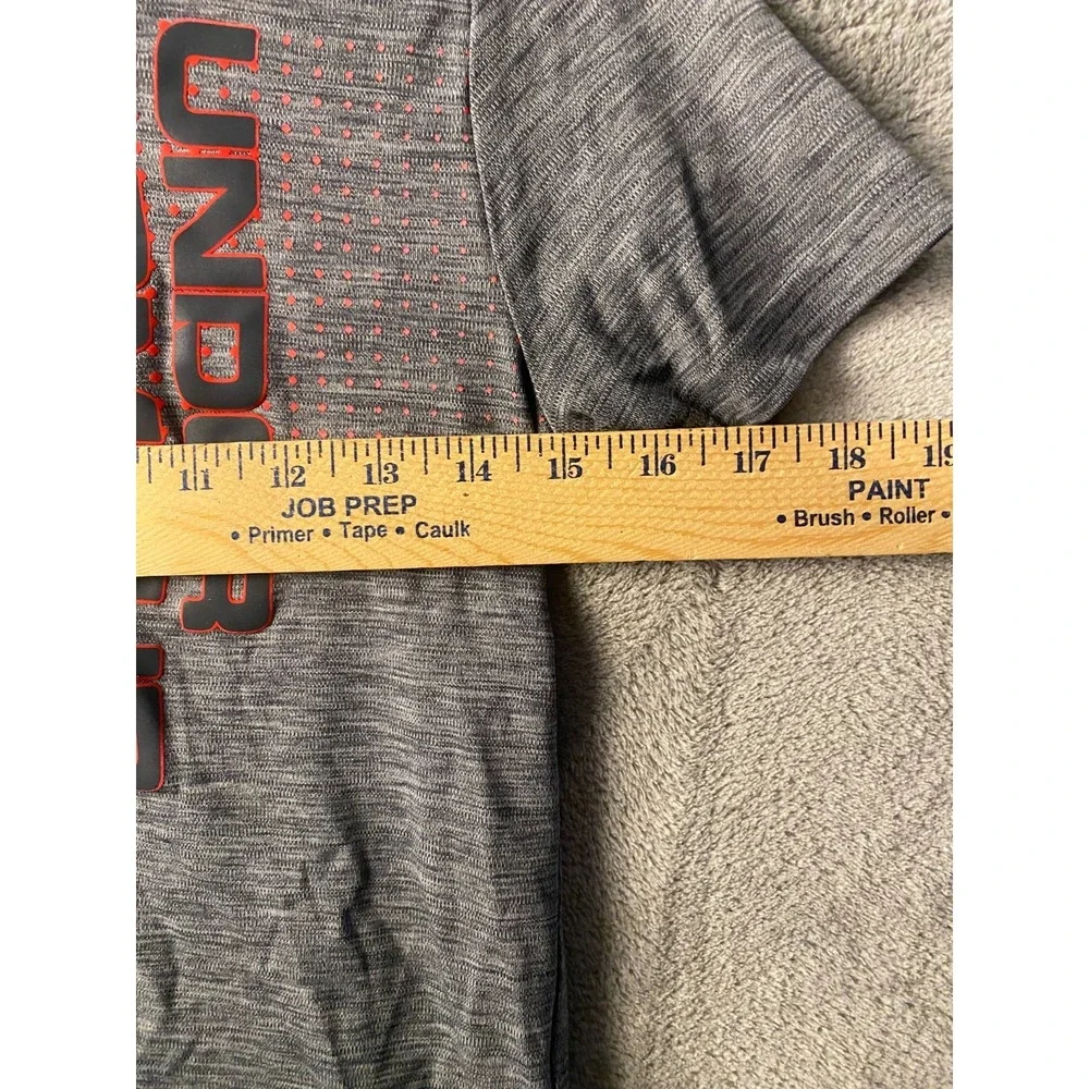 Under Armour HeatGear T Shirt Youth M Gray Red Logo Athletic Short Sleeve